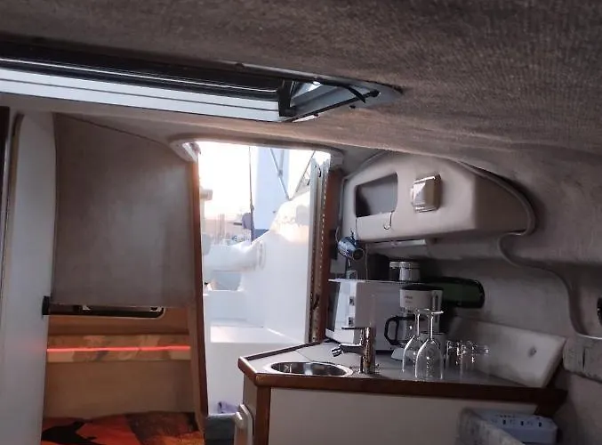 Corazon Azul Botel *